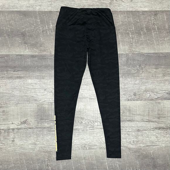 University Of Iowa Hawkeyes Black Camo 28” Legging Women Small S High Rise  NCAA - Picture 5 of 9
